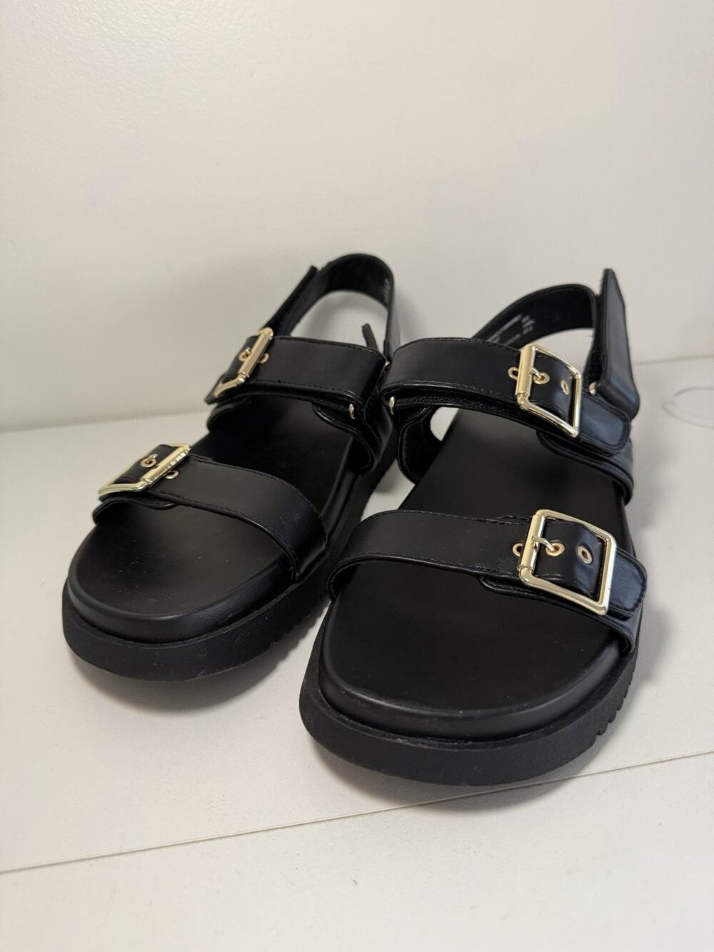 NWOB! Steve Madden Black Gold Y2K Strappy Chunky Ankle Sandals 9 Casual Street